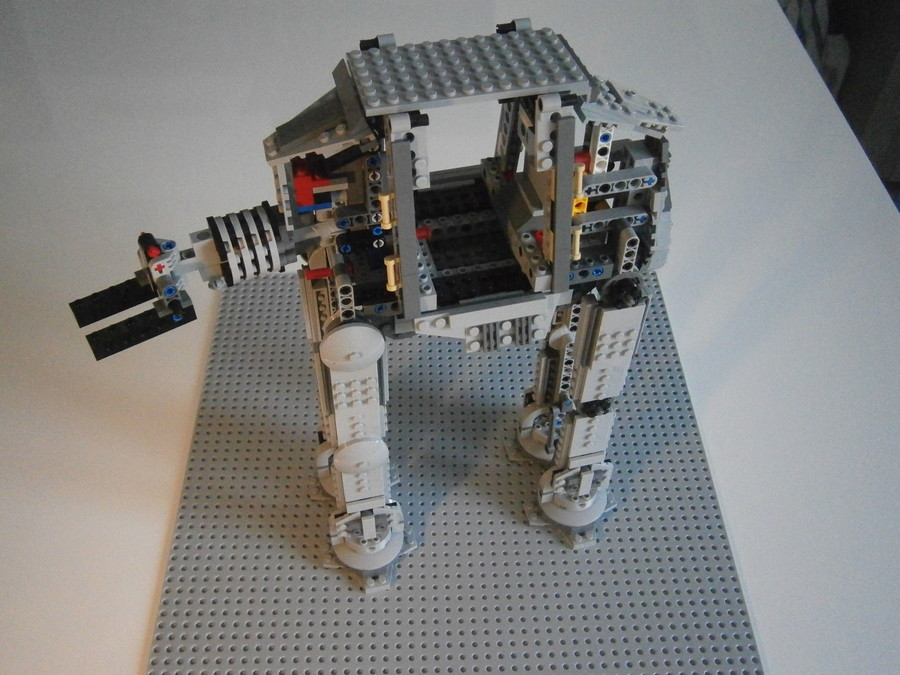 AT-AT lépegető építése