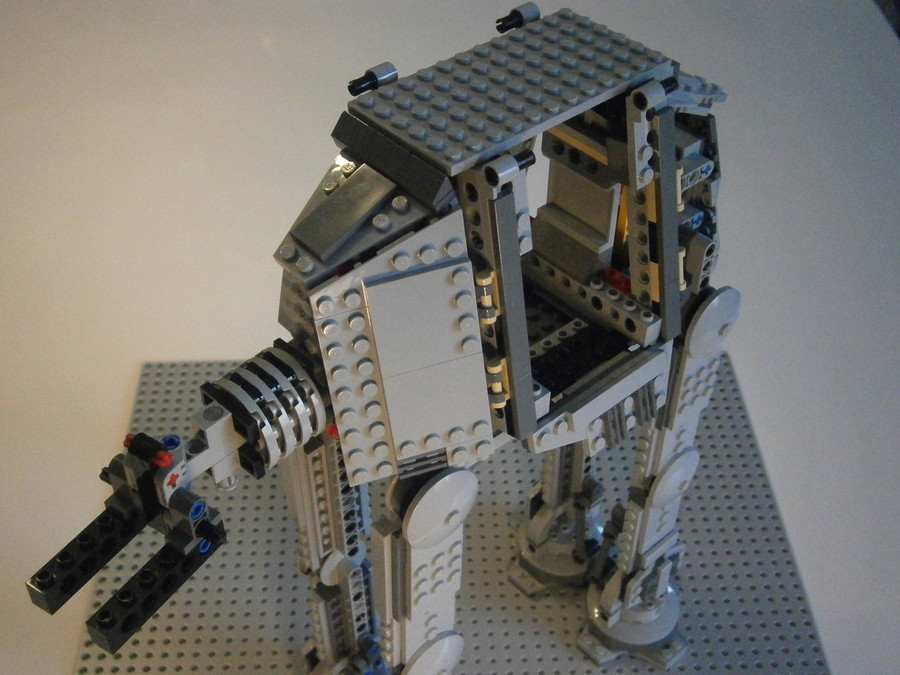 AT-AT lépegető építése