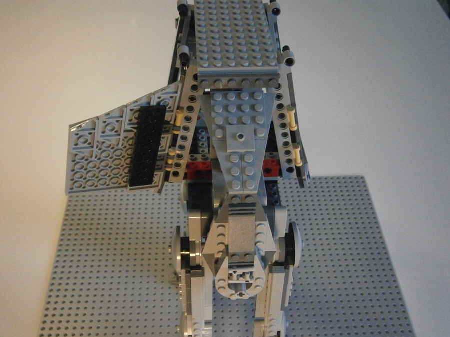 AT-AT lépegető építése