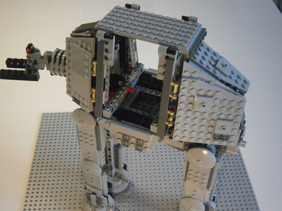 AT-AT lépegető építése