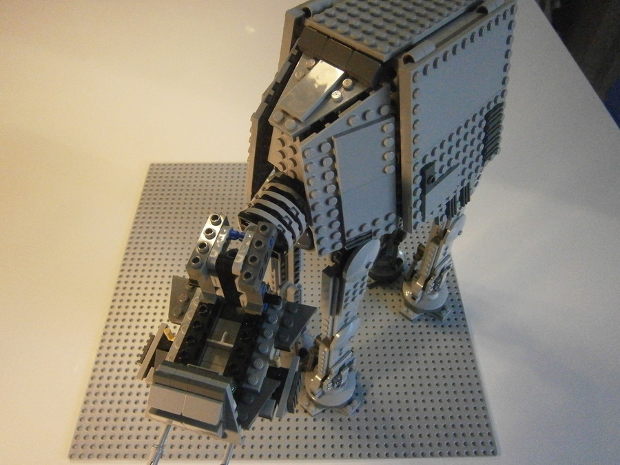AT-AT lépegető építése