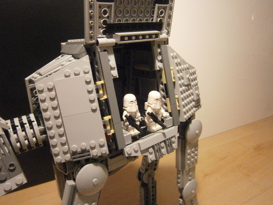 AT-AT lépegető építése