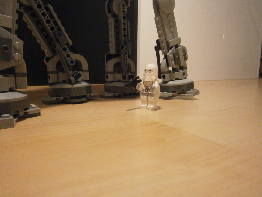 AT-AT lépegető építése