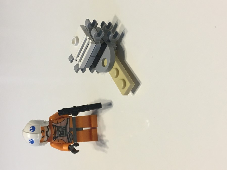 2S/1 Yavin 4 bolygó építése