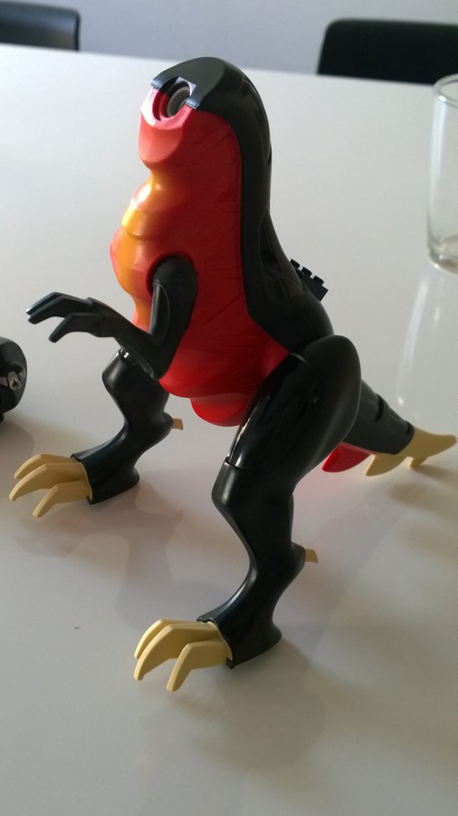 Red T-Rex építése