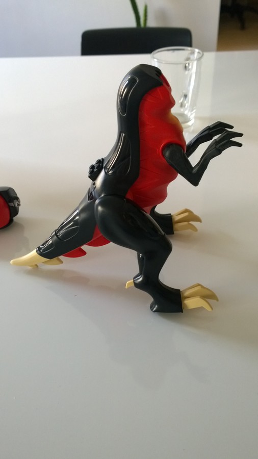 Red T-Rex építése