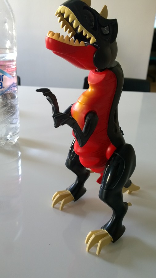 Red T-Rex építése