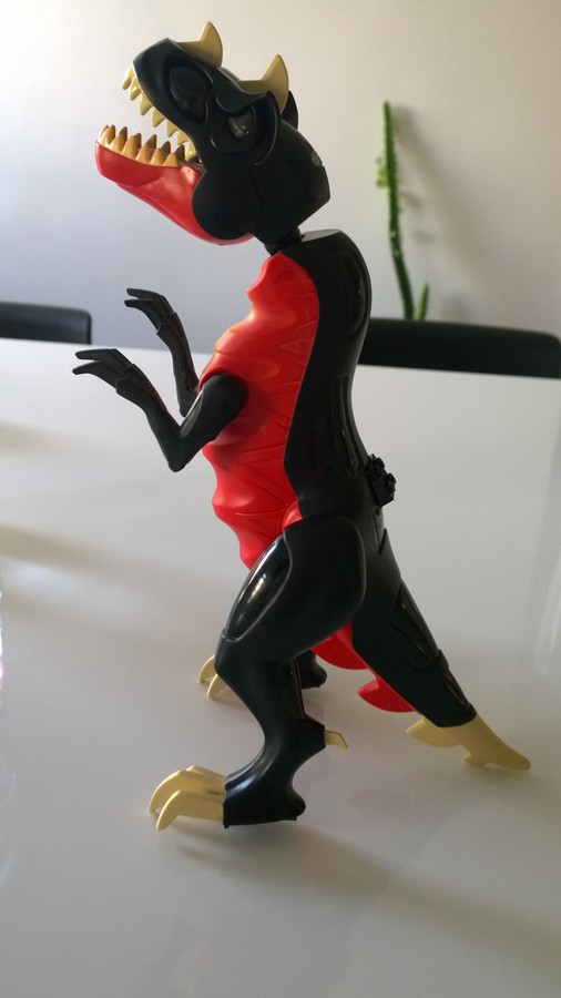 Red T-Rex építése