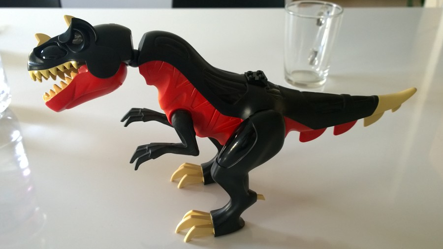 Red T-Rex építése