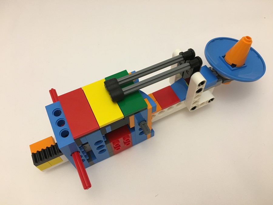 17101 Lego Boost Automata építőnk (Muki gyártó sor)