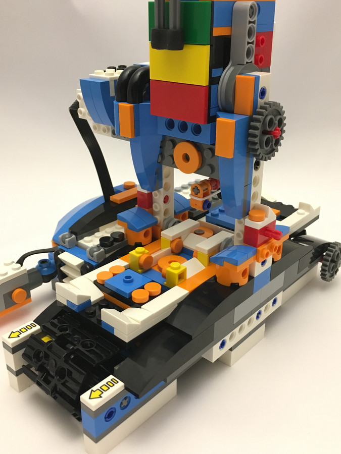 17101 Lego Boost Automata építőnk (Muki gyártó sor)