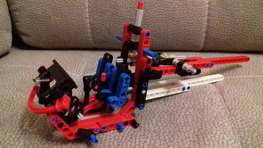 Lego Technic Hegyimentő helikopter