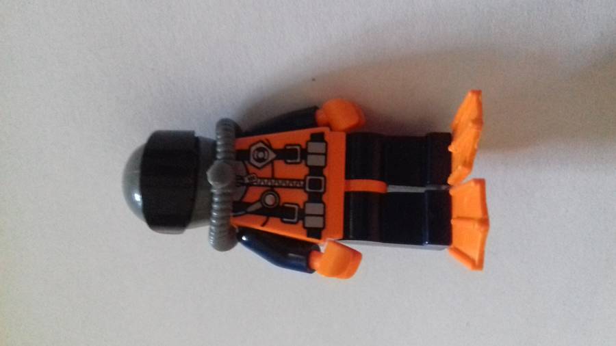 Vízimentő minifigura I.