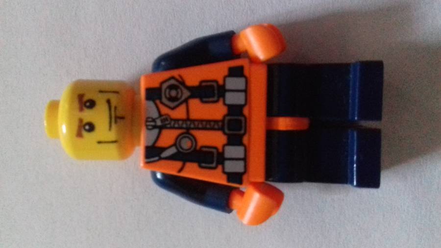 Vízimentő minifigura I.