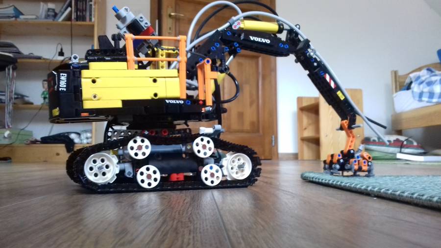 Lego technic volvo ew160 e+42065