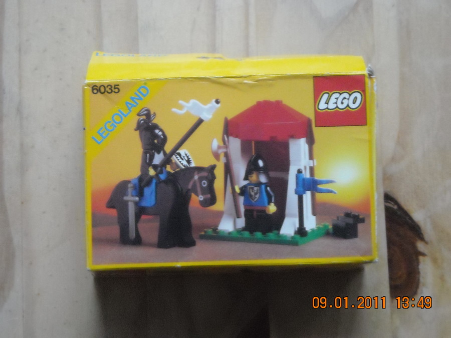 LEGO Castle 6035 Castle Guard 1987