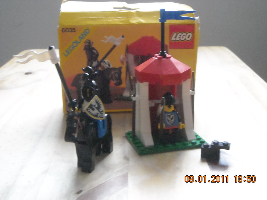 LEGO Castle 6035 Castle Guard 1987