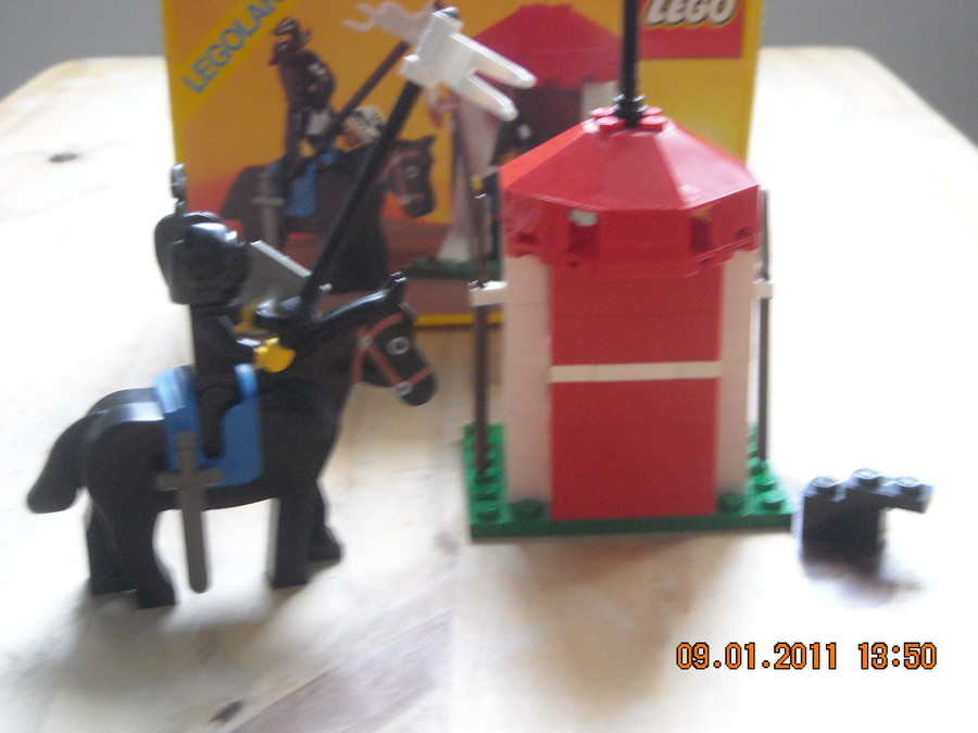 LEGO Castle 6035 Castle Guard 1987