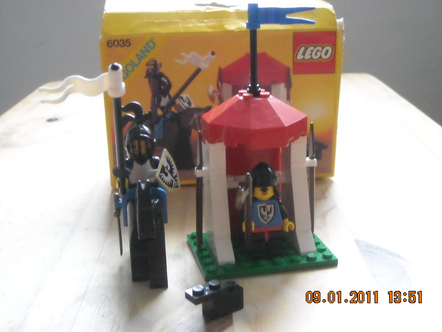 LEGO Castle 6035 Castle Guard 1987