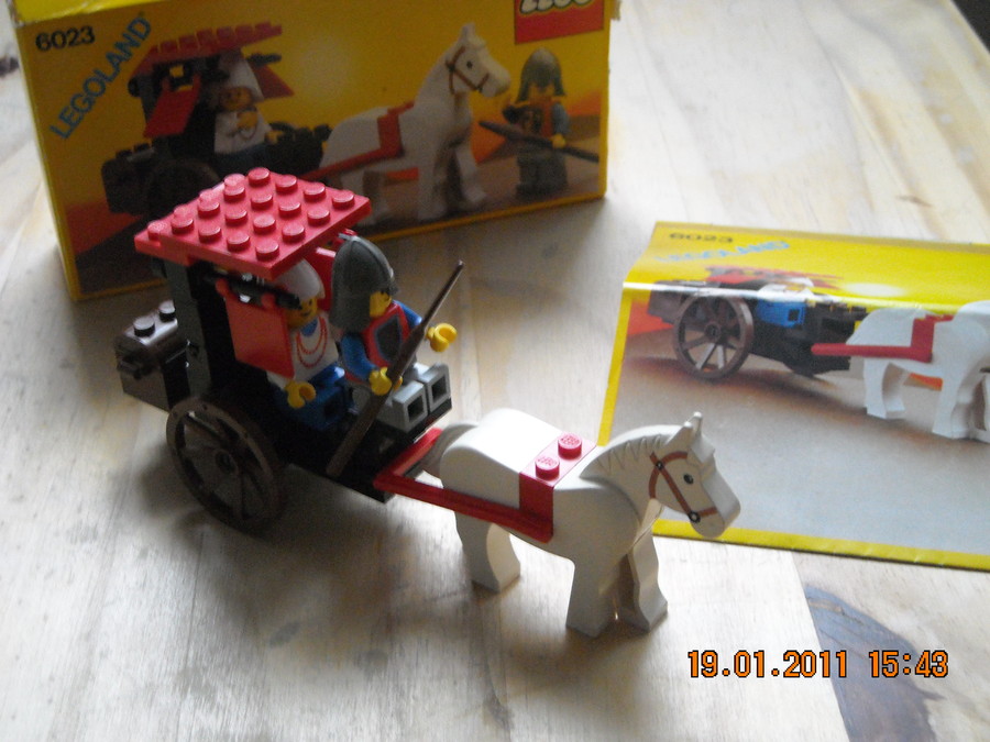 LEGO Castle 6023 Maiden's Cart 1986