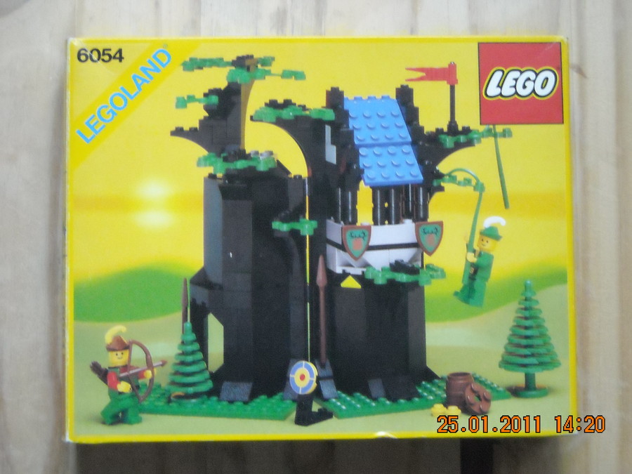 LEGO Castle 6054 Forestmen’s Hideout 1988