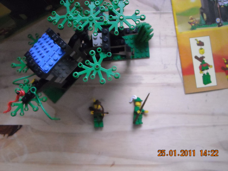 LEGO Castle 6054 Forestmen’s Hideout 1988
