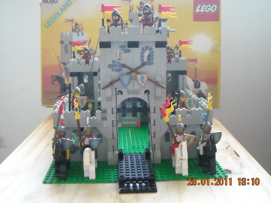 LEGO Castle  6080 King’s Castle  1984