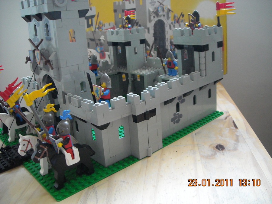 LEGO Castle  6080 King’s Castle  1984