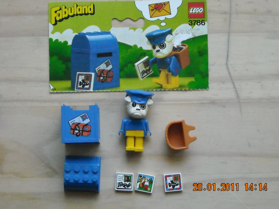 LEGO Fabuland  3786 Buzzy Bulldog the Postman  1982