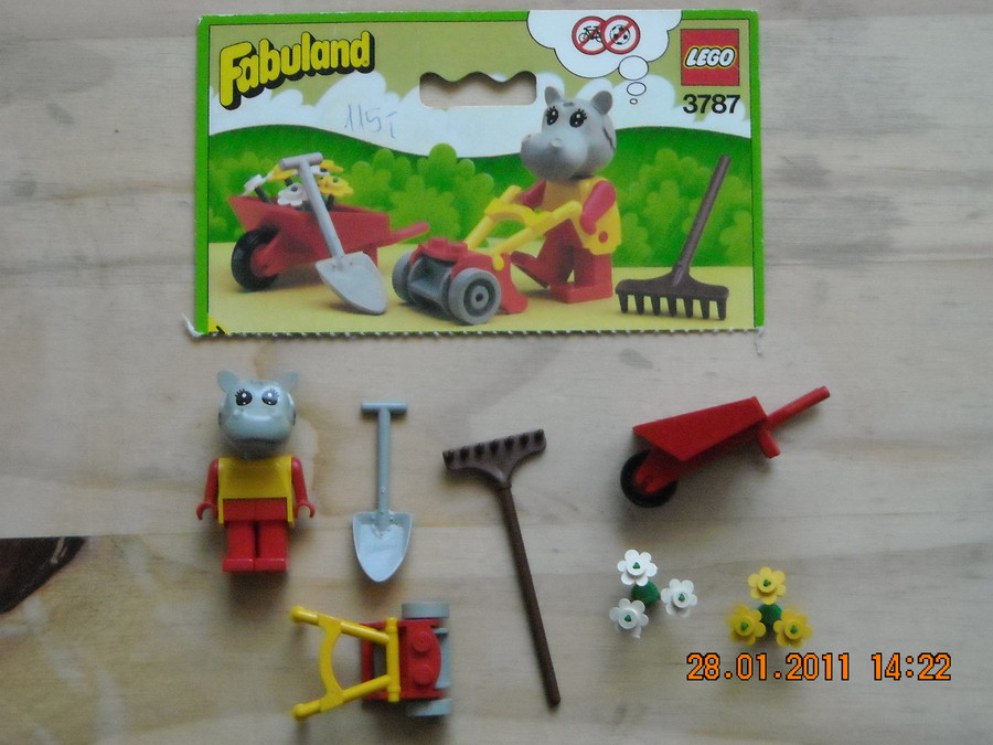 LEGO Fabuland  3787 Hannah Hippopotamus , Gardener 1983  