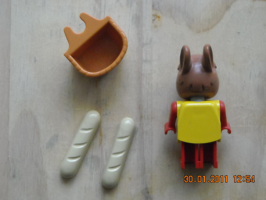 LEGO Fabuland 3708 Rufus Rabbit 1982