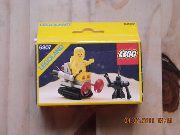LEGO  Space 6807 Space Sledge With astronaut and robot  1985