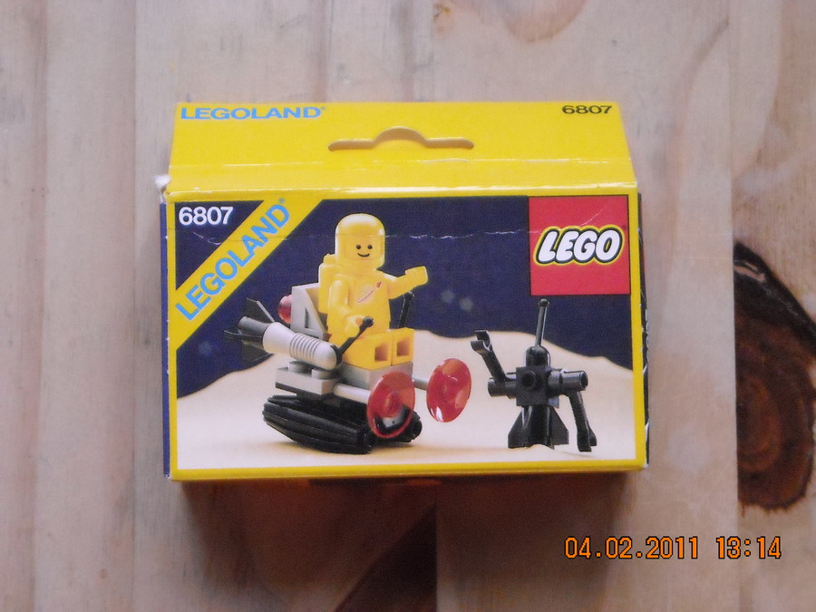 LEGO  Space 6807 Space Sledge With astronaut and robot  1985