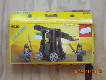 LEGO  Castle  6030  Catapult  1984