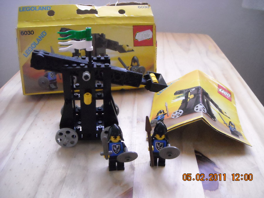 LEGO  Castle  6030  Catapult  1984