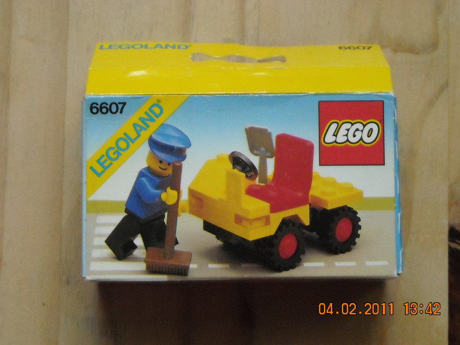 LEGO City 6607 Service Truck 1982