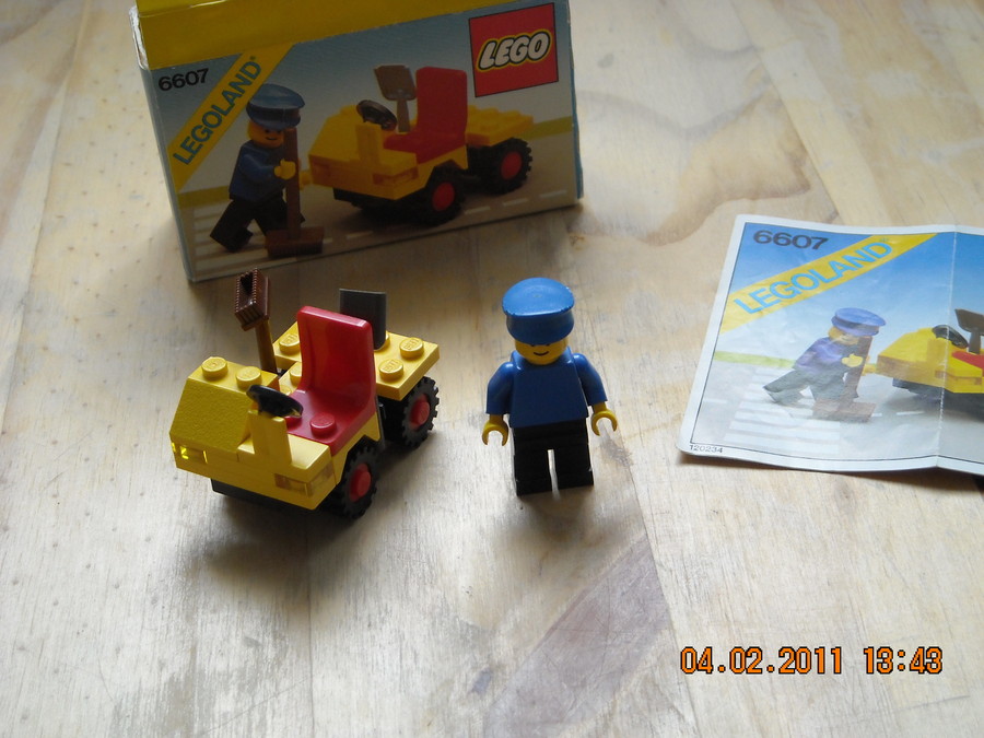 LEGO City 6607 Service Truck 1982