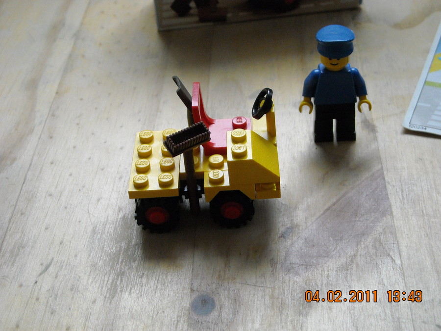 LEGO City 6607 Service Truck 1982