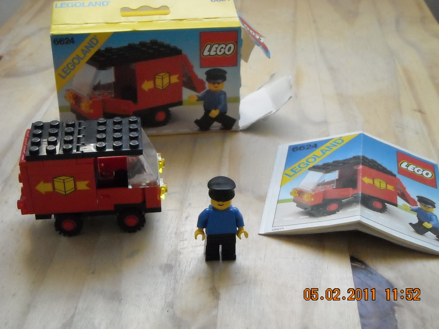 LEGO  City  6624  Delivery Van   1983
