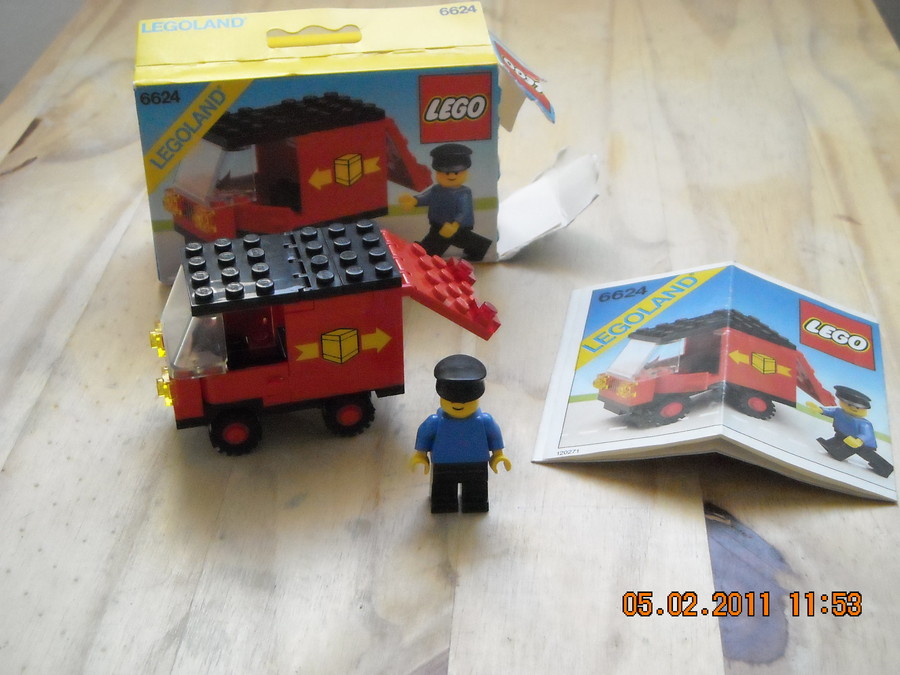 LEGO  City  6624  Delivery Van   1983