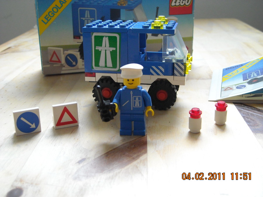 LEGO  City  6653  Highway Emergency Van  1982