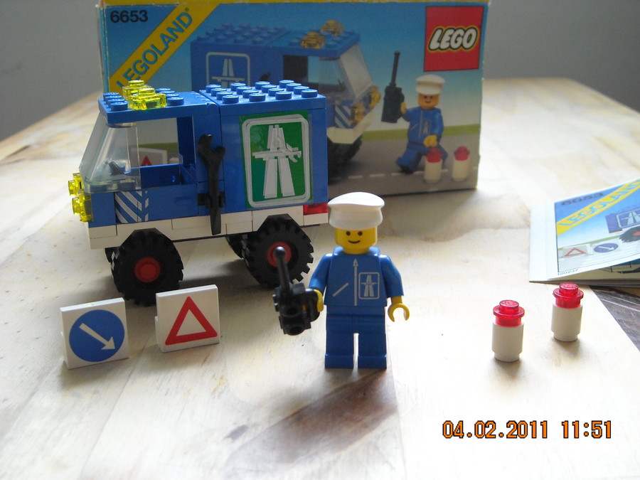 LEGO  City  6653  Highway Emergency Van  1982