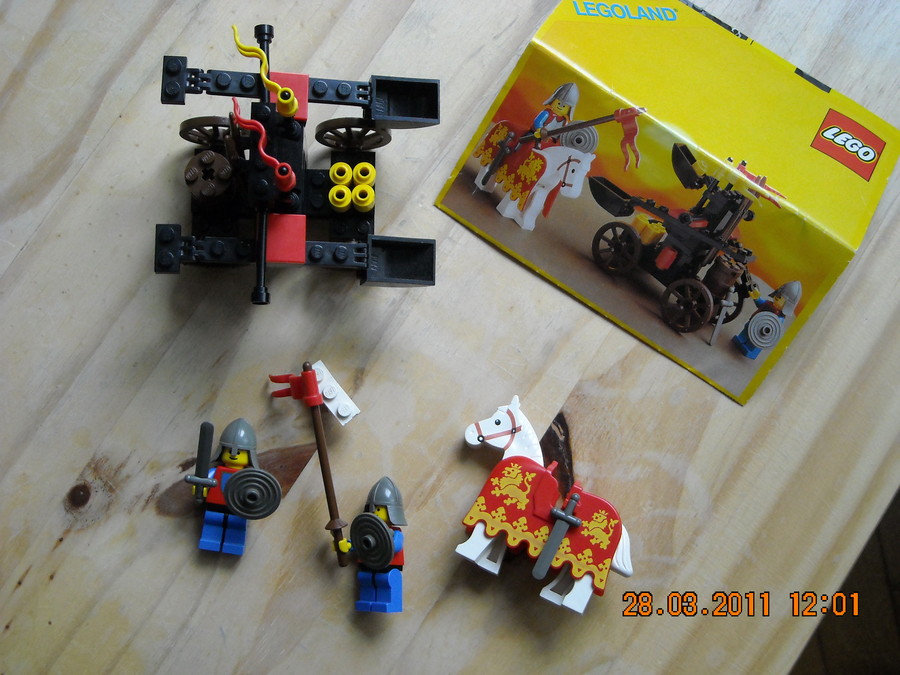 LEGO Castle 6039 Twin arm launcher  1988
