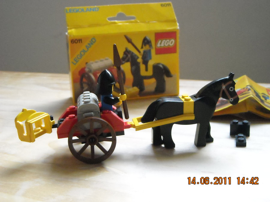 LEGO Castle 6011 Black Knight’s Treasure 1985