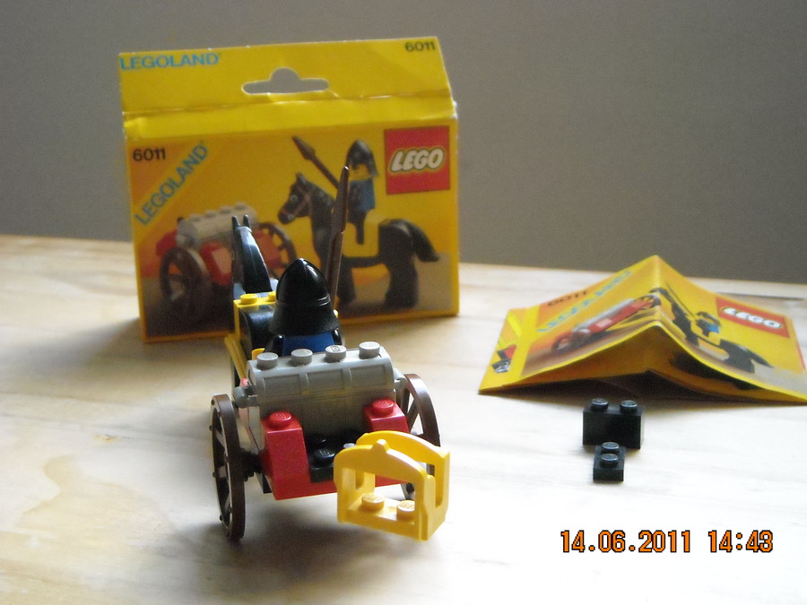 LEGO Castle 6011 Black Knight’s Treasure 1985