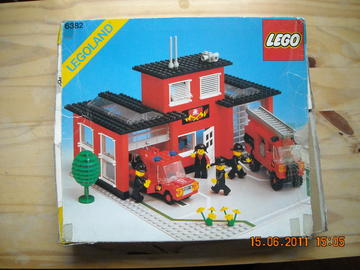 LEGO  City  6382 Fire Station   1981