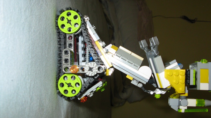 Ötös robot