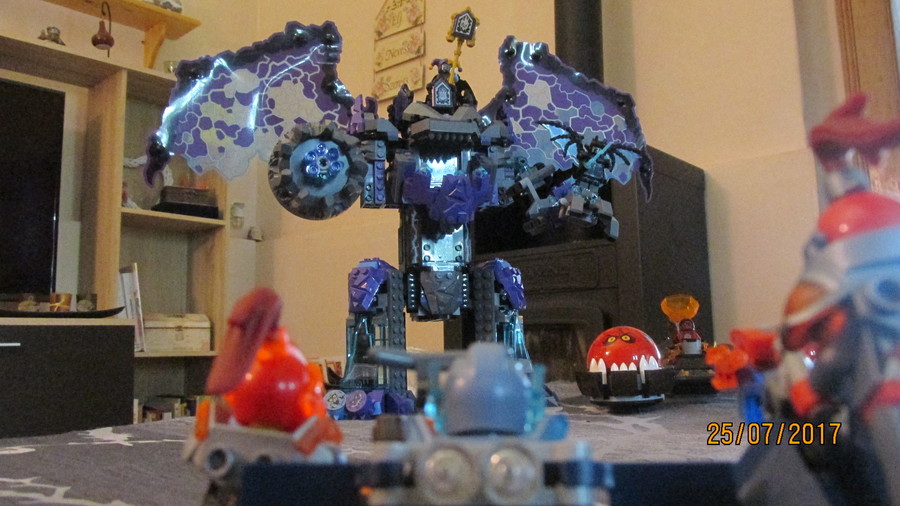 LEGO® Nexo Knights A teljes rombolás kőkolosszusa