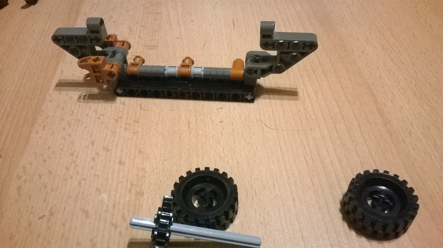 Elővettük bátyám 15 éves Bionicle Pewku Legoját