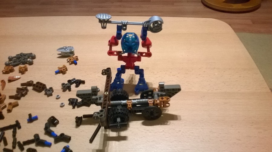 Elővettük bátyám 15 éves Bionicle Pewku Legoját